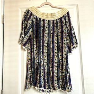 💥$5 FLASH SALE 💥
 Floral striped off the shoulder tunic